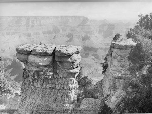 View of the Grand Canyon looking east from Grand View Point, 1900-1902