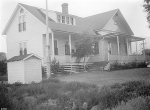 Exterior view of Alpine School at Alpine, San Diego County, 1915-1925