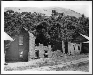 Collapsed warehouse at Fort Tejon, California, 1914