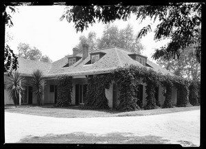 Exterior view of Colonel Purcell's old adobe house in San Gabriel, June 4, 1930