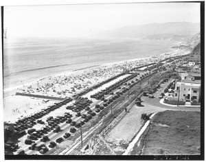 Birdseye view of a busy stretch of the Pacific Coast Highway between Santa Monica and Malibu