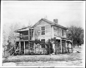 Northern California's historical Bret Harte cabin on Big Oak Flat Road, Mariposa County, ca.1910