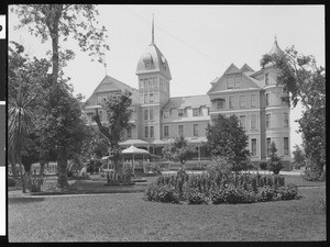 Exterior view of Hotel Vendome in San Jose, California, ca.1900