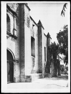 Steps to the choir and the south entrance of Mission San Gabriel, ca.1908