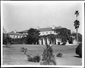 Exterior view of the Henry E. Huntington Library (Residence?) and Art Gallery in San Marino, ca.1930