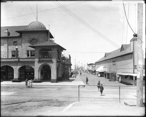 View of the pier and pavillion at Redondo Beach, ca.1910-1915