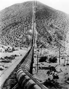 A pipeline in the Jawbone Siphon of the Los Angeles Aqueduct, Mojave Desert, Kern County, ca.1915