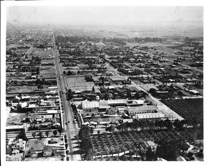 Aerial view of Hollywood at the intersection of Western Avenue and Washington Avenue, 1918