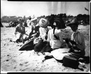 Portrait of the women of the Reynolds family at the beach in Santa Monica, 1905