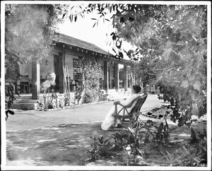 Exterior front view of Casa Verdugo, an adobe house in Glendale, ca.1905