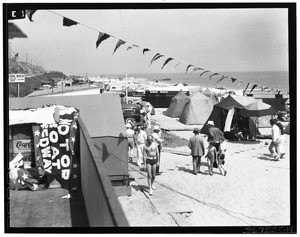 Tents and trailers at Coral Beach Trailer Camp