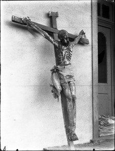 A crucifix at Mission Santa Cruz, New Mexico, ca.1900