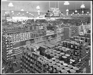 Interior view of a supermarket in Los Angeles, 1942