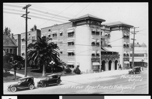 Exterior view of the Hillview Apartments in Hollywood