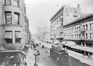 View of Broadway looking north from Second Street, showing the Chamber of Commerce building, Los Angeles, ca.1911