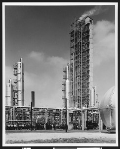 Thermofor catalytic reformer at the General Petroleum Corporation's refinery in Torrance, ca.1940