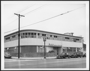 Exterior view of the Marbert Morris and Eyne Corporation Building, 1900