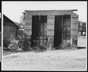 Exterior view of the Bruschi Brothers Store in Coulterville, ca.1930