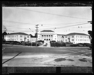 Exterior view of the Redondo Union High School, Redondo Beach, ca.1925