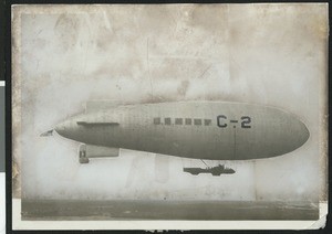 Airship C-2 in mid-air, ca.1908