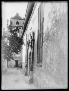 Mission San Buenaventura, California. East door and tower of church from rear, 1904