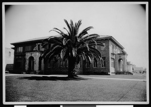 Exterior view of the Department of Public Works West Los Angeles Building