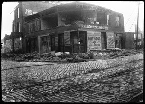 View of Stewart and Mission Street, showing earthquake damage, San Francisco, 1906