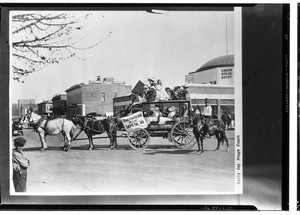 Unidentified Fiesta de Los Angeles parade float, ca.1920