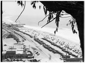 Birdseye view of a section of Pacific Coast Highway between Santa Monica and Malibu