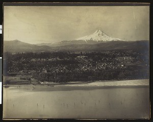 View of Mount Hood overlooking Hood River, Oregon