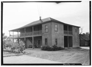 Exterior view of the Lugo Ranch home, near Bell on Downey Road and Gage Avenue, December 8, 1933