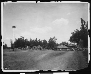 Ruins of the Entrance Lodge and Hall of Stanford University after the 1906 earthquake, 1906