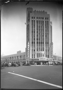 Exterior view of a Warner Brothers theater in Hollywood, 1931