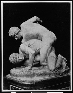 Statue depicting Grecian wrestlers