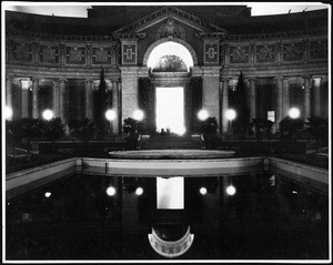 Panama-Pacific International Exposition in San Francisco, showing an interior reflection pool, 1915