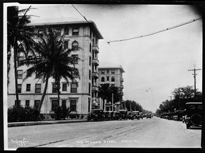 Exterior view of the Moana Hotel in Waikiki, Hawaii