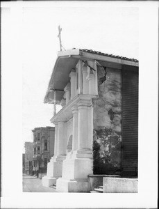 Mission San Francisco de Asis (Dolores) from the side, after an earthquake, ca.1908-1910