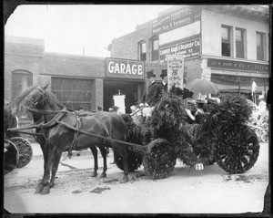 Horse-drawn float at La Fiesta de Los Angeles, 1906