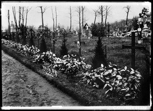 Cemetery in Belgium showing Captain Frye's grave, ca.1915