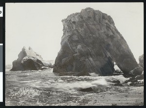 View of Mastadon Rock at Shell Beach, El Pismo, ca.1905