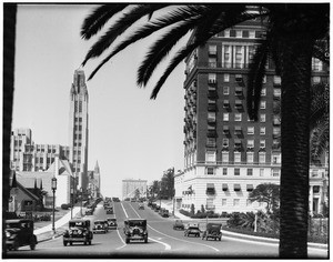 View of Wilshire Boulevard near Hoover, 1920-1929