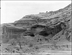 Mummy caves, cliff dwellings, Canyon de Chelly, Arizona