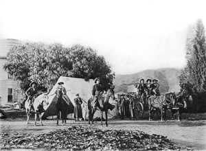 Group of campers on Franklin Avenue near Bronson Street, Hollywood, California, ca.1905