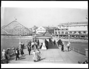 View of the waterfront business and amusement district of Redondo Beach from the Horseshoe pier, ca.1925