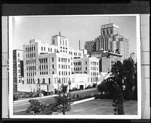 Exterior view of the Sunkist Building on the corner of Fifth Street and Hope Street in Los Angeles, ca.1935