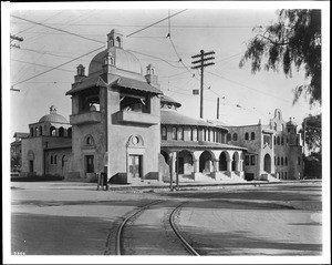 Exterior view of the Methodist Church on the southeast corner of Lake Avenue and Colorado Avenue in Pasadena, ca.1907