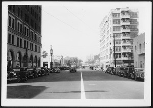 View down post-widened Wilshire Boulevard from Bonnie Brae Street, 1934