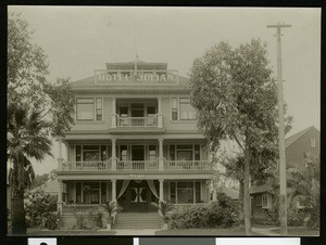 Exterior view of the Hotel Julian on the north side of the park in Long Beach, ca.1907