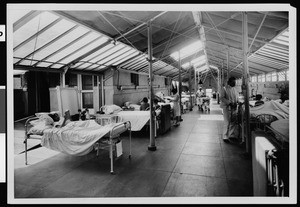 Patients and staff in the New Roof Ward 700, Los Angeles County General Hospital, ca.1925