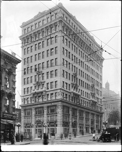 Exterior view of the International Bank Building on the southwest corner of Spring Street and Temple Street, Los Angeles, 1910